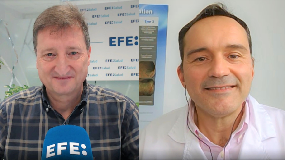 El periodista de la Agencia EFE Gregorio del Rosario entrevista al Dr. Jose Carlos Marin Gabriel medicos especialista en endoscopia del aparato digestivo efe 1200x675